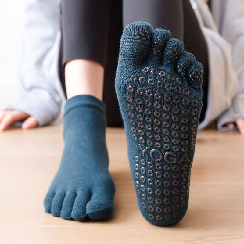 Yoga Dance & Fitness Center Llc - ถุงเท้าซิลิโคนกันลื่นสำหรับผู้หญิงถุงเท้าโยคะกันลื่นห้านิ้วกันลื่นระบายอากาศได้สำหรับเต้นบัลเล่ต์ออกกำลังกายฟิตเนสผู้หญิงถุงเท้าผ้าฝ้าย
