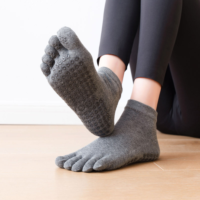 ถุงเท้าซิลิโคนกันลื่นสำหรับผู้ - Yoga Dance & Fitness Center Llc บทวิจารณ์และราคา